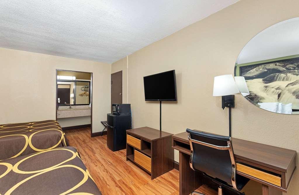 Super 8 By Wyndham Kingsport Motel Room photo